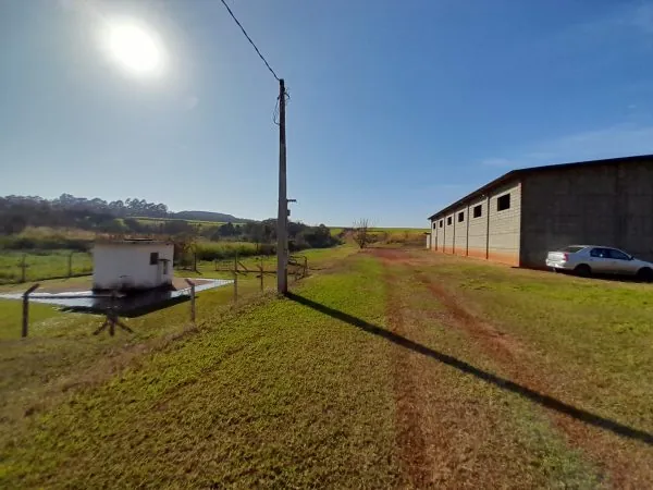 Água Mineral Fluoretada Litinada – Região de Campinas/SP – Brasil